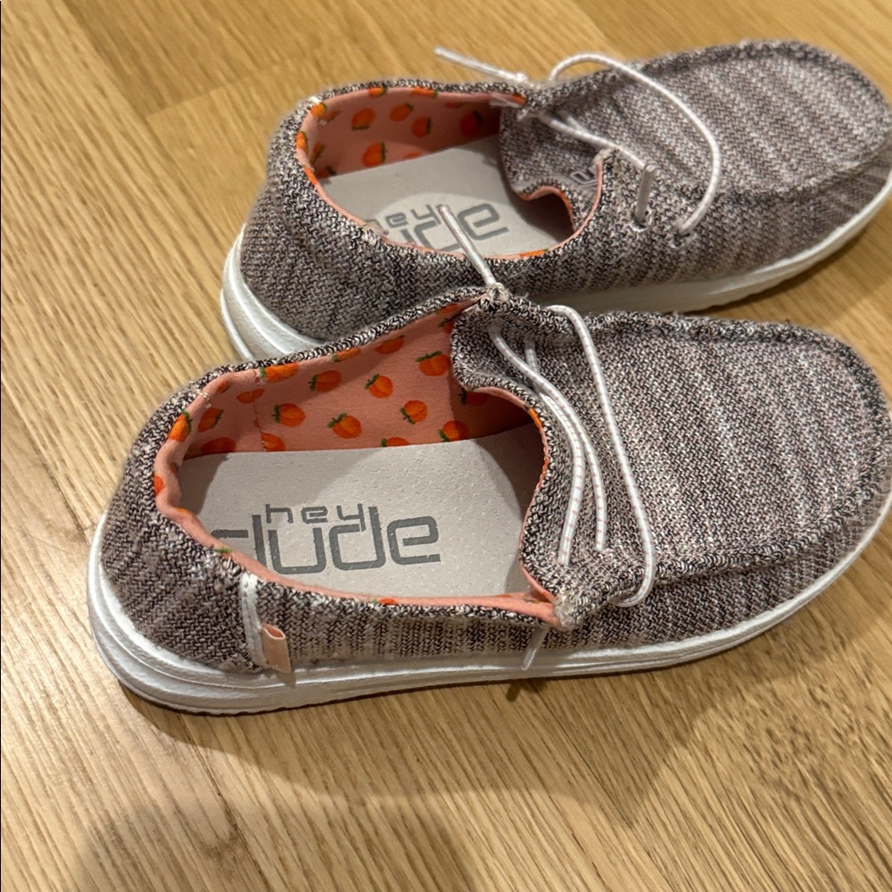 Hey Dude Wendy Youth Stretch Peach Bud Size K13